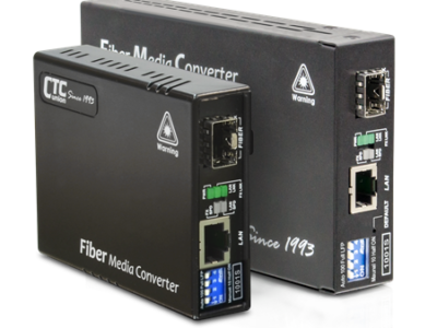 10/100/1000Base–T、 100/1000Base–X SFP メディアコンバータ：FMC-1001S